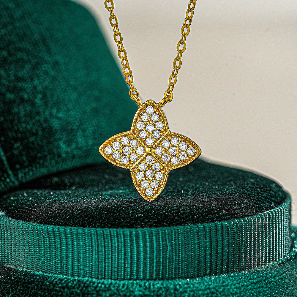 Four-pointed star moissanite chain