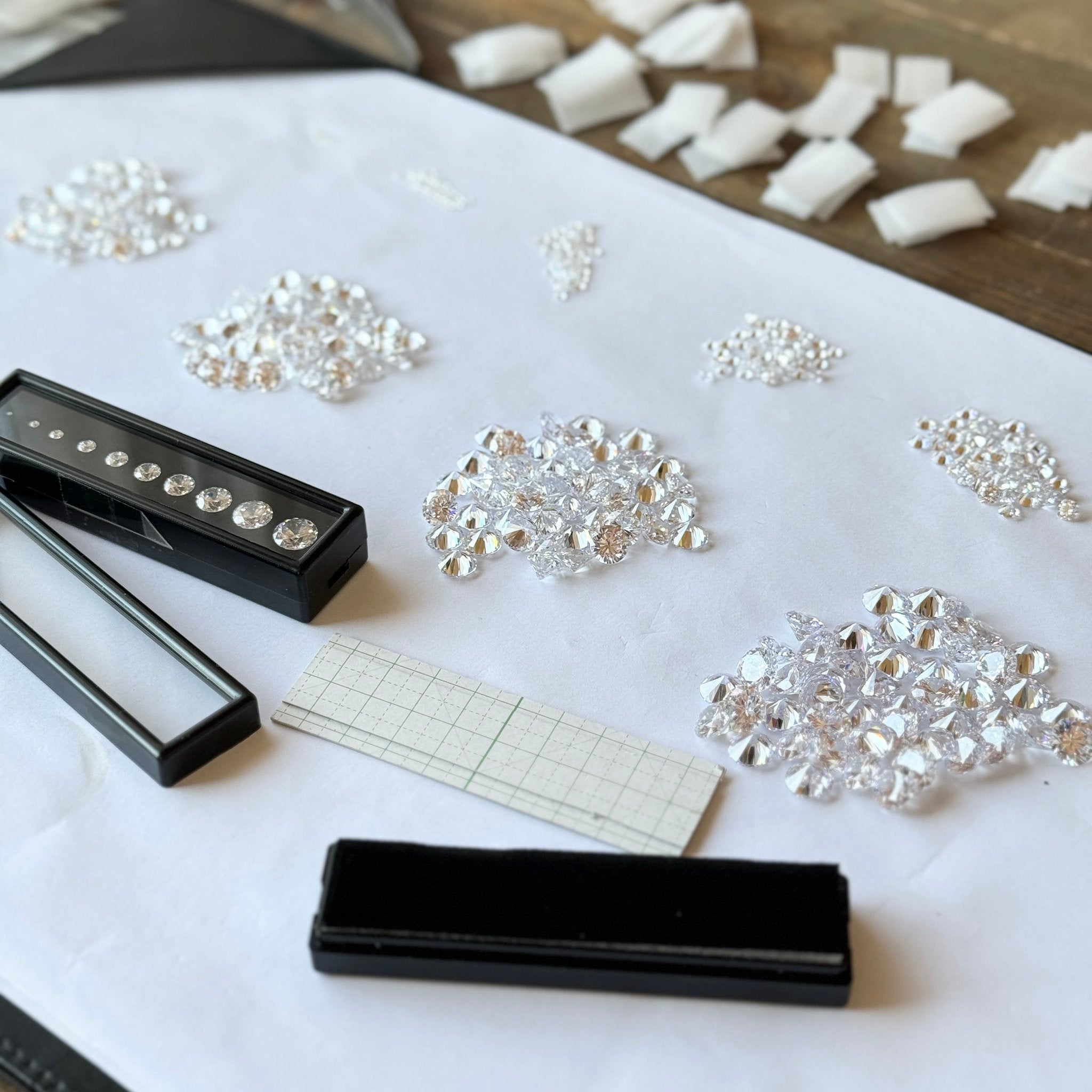 Everyday Minimalist Jewelry: 5 Tips for Making the Perfect Choice - Hastella.J