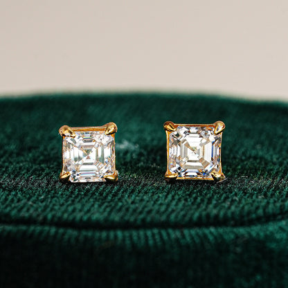 Four-pronged moissanite earrings