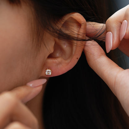 Four-pronged moissanite earrings