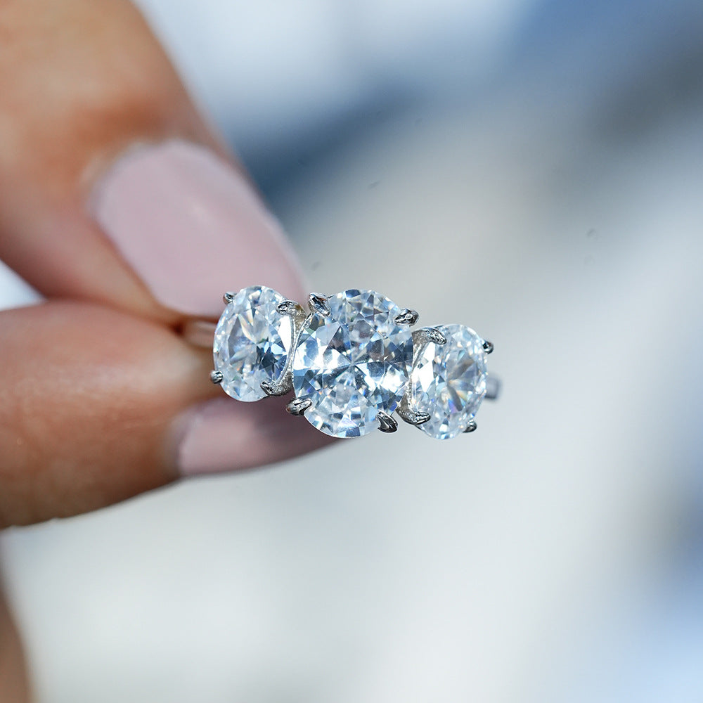 Eggs moissanite ring