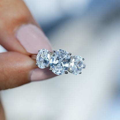 Eggs moissanite ring