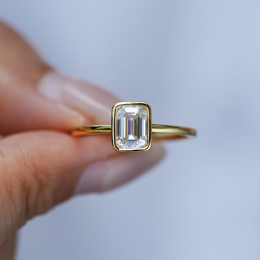 Classic 18k gold plated moissanite ring