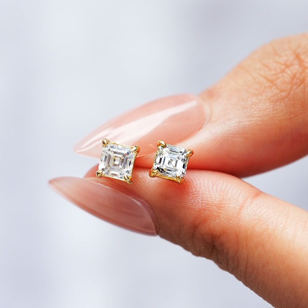 Four-pronged moissanite earrings