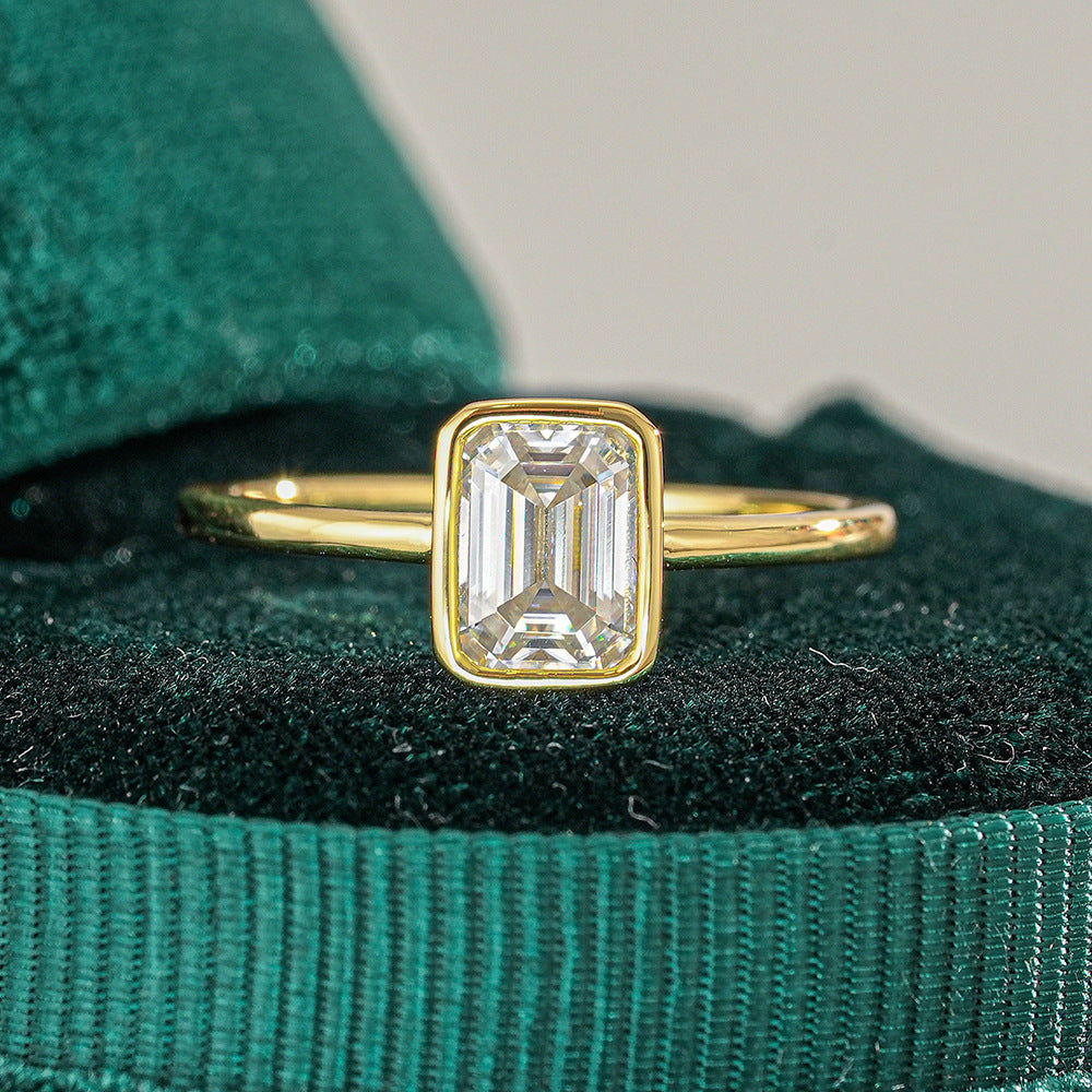 Classic 18k gold plated moissanite ring