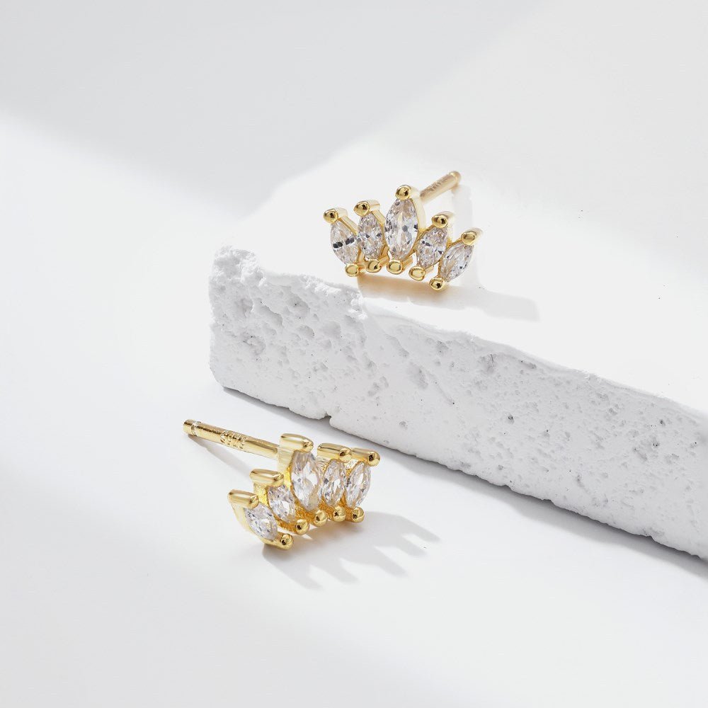 Crown shape design earrings - Hastella.J