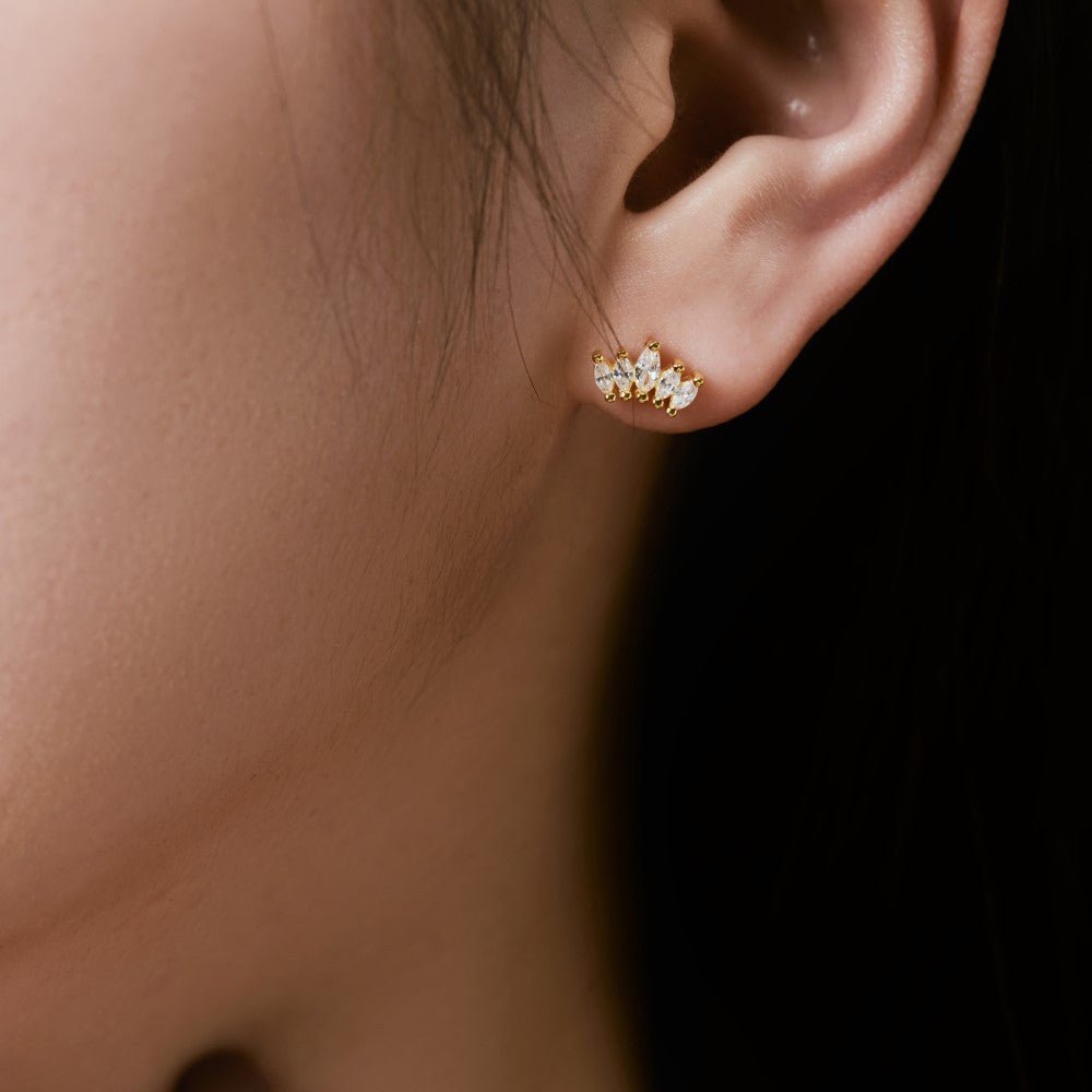 Crown shape design earrings - Hastella.J