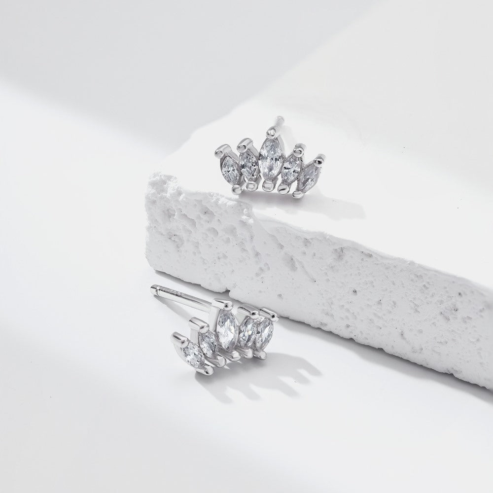 Crown shape design earrings - Hastella.J