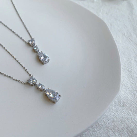 Diamond drop pendant clavicle necklace - Hastella.J