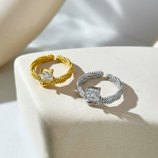 Light luxury design sense versatile twisted line ring - Hastella.J