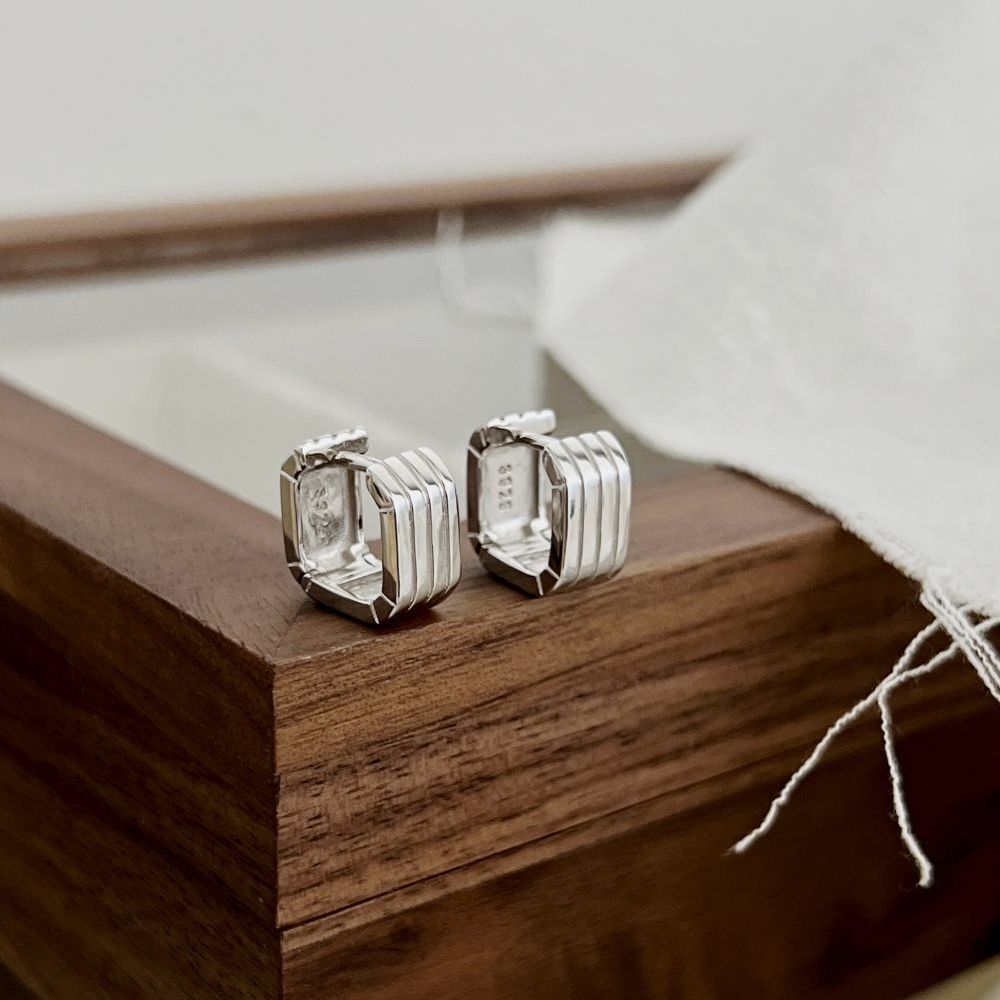 Retro sense of luxury square earrings - Hastella.J