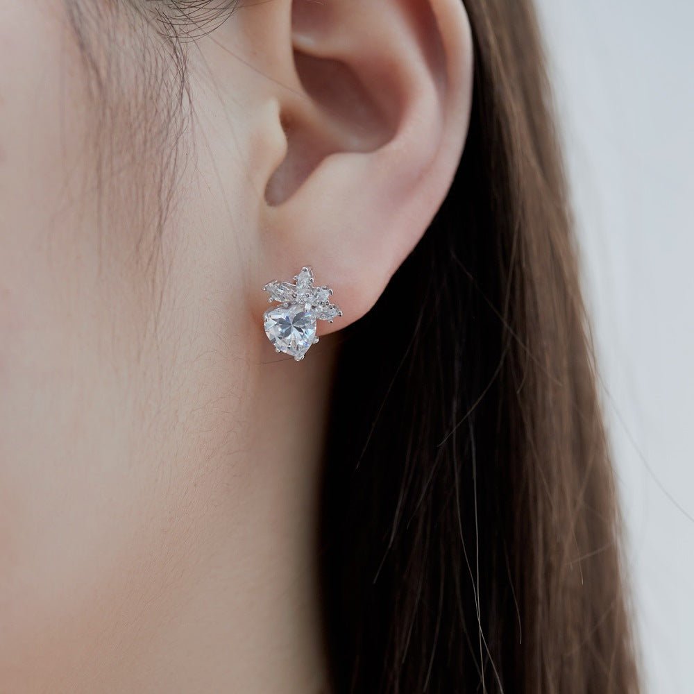 Snowflake shape inlaid with heart-shaped earrings - Hastella.J