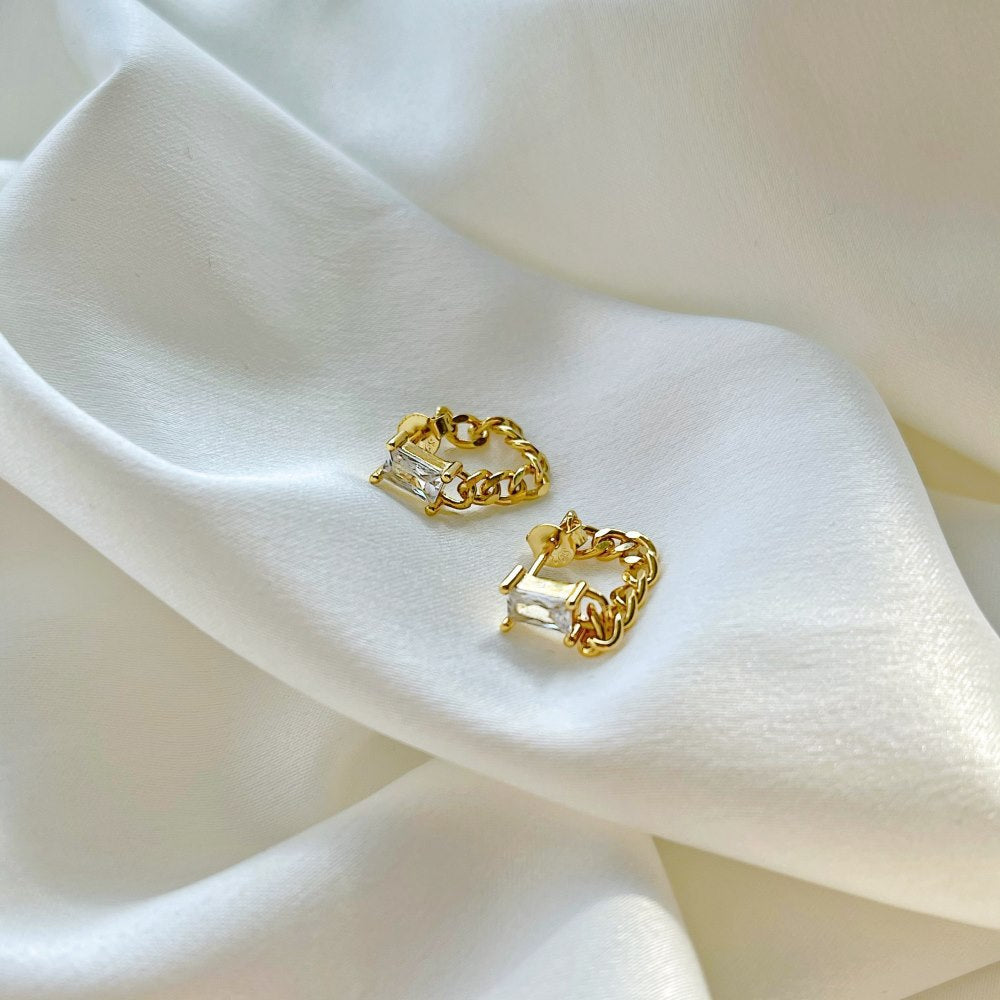 Square chain stud earrings - Hastella.J