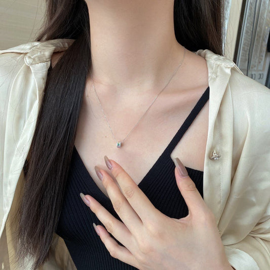 Collarbone necklace