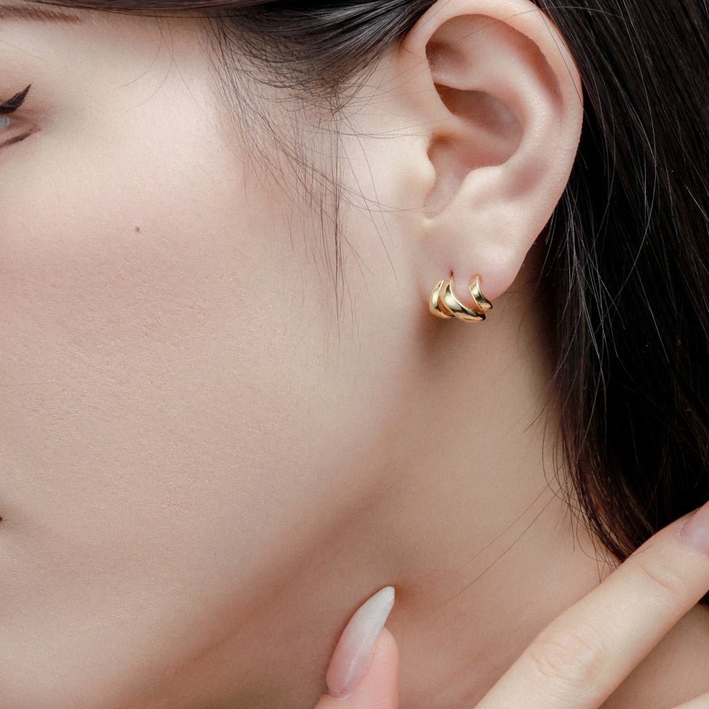 Wavy irregular cold wind earrings