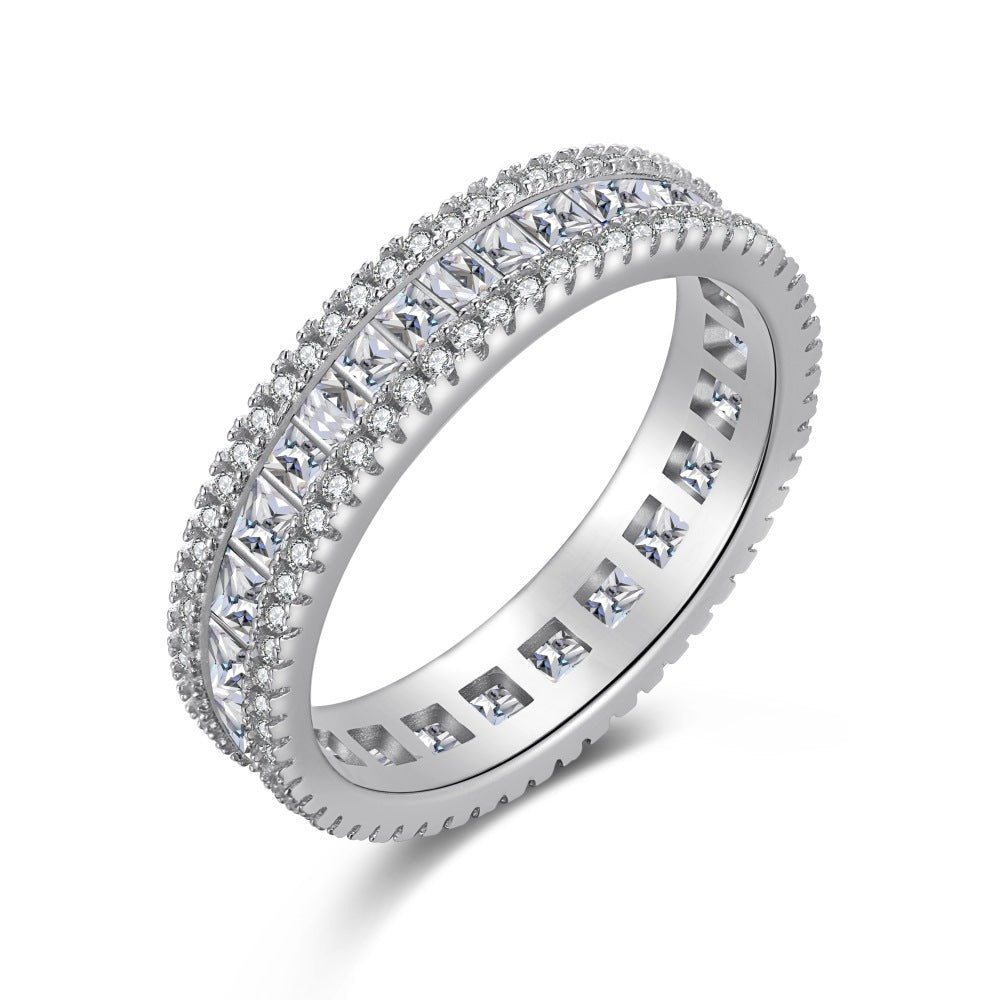 Sparkling round ring